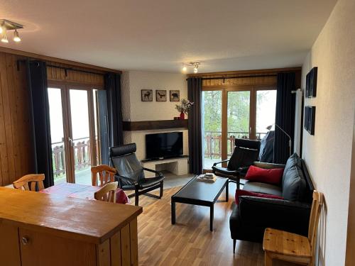 Valley-view apartment in Veysonnaz