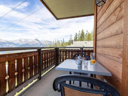 Apartment in Veysonnaz with Ski Slope Access
