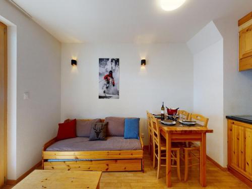 Apartment on floor four with balcony