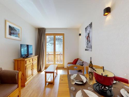 Apartment on floor four with balcony