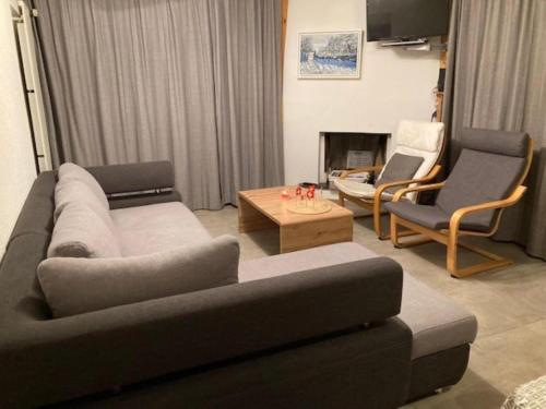 Apartment in Les Mélèzes near Gondola