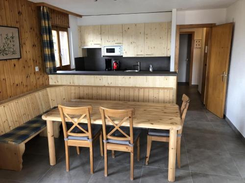 Apartment in Les Mélèzes near Gondola