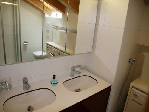 Apartment in Veysonnaz near Gondola & Spa