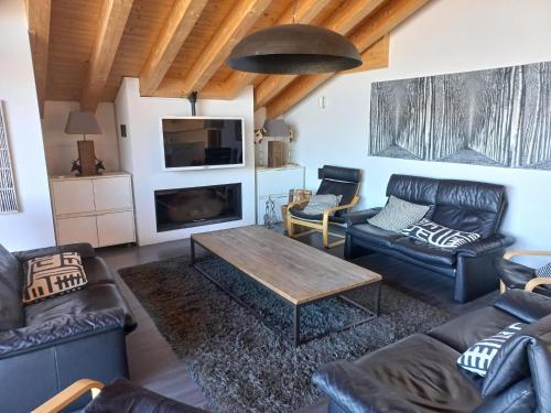 Apartment in Veysonnaz near Gondola & Spa