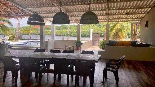 Billede fra billedgalleriet på Estero View Beach House i Barra de Santiago