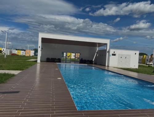 Piscina a Casa Monaco o a prop