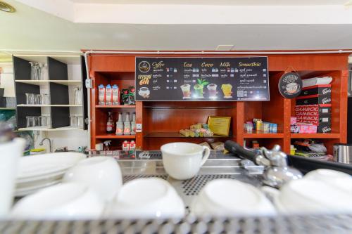 Tetera y cafetera en Kongkhamkoon Hotel