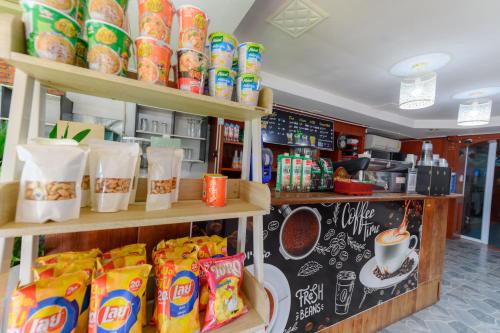 Tetera y cafetera en Kongkhamkoon Hotel