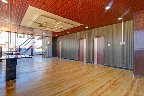 ハイデラバードにあるSuper Collection O Gachibowli Phase 2 Near ISBのギャラリーの写真