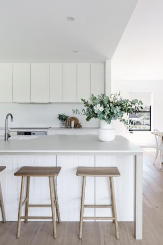 Küche/Küchenzeile in der Unterkunft Elegant Modern Home!