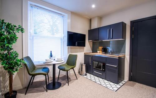Kuchyň nebo kuchyňský kout v ubytování Thetford Hive - Premium Self Check-In Aparthotel