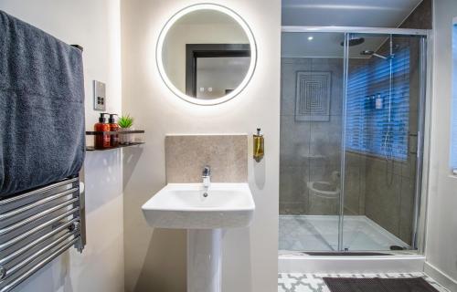 Koupelna v ubytování Thetford Hive - Premium Self Check-In Aparthotel