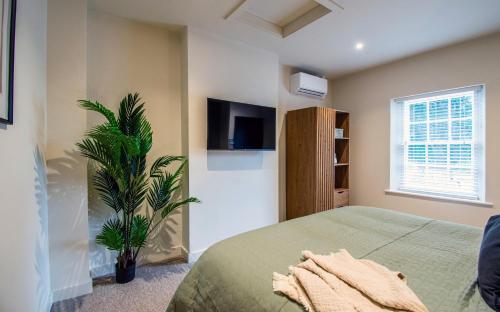 TV a/nebo společenská místnost v ubytování Thetford Hive - Premium Self Check-In Aparthotel