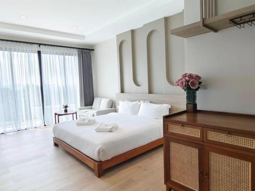 Ein Bett oder Betten in einem Zimmer der Unterkunft The Peak Hill Pool Villa