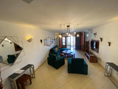 Posezení v ubytování Furaha Seaview Apartment
