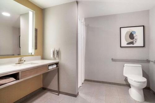 Koupelna v ubytování Hilton Garden Inn Charlotte/Concord