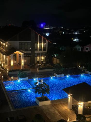 Bazén v ubytování Resort Vibes Fully Furnished Condo in Cebu nebo v jeho okolí