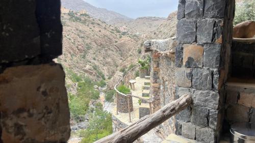a view of the great wall from a building at the suwgra-Al-Jabal Al-Akdar in Sūkirah
