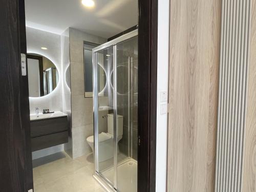 Ένα μπάνιο στο Pietro Private Villas - Serviced by Pietro Boutique Hotel