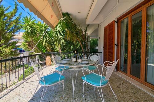 Elegant family apartment with marvelous garden
