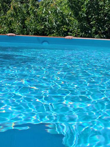 Kolam renang di atau dekat dengan Refúgio das Hortênsias
