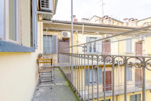 Brera-Art District Historic Milan Courtyard Home