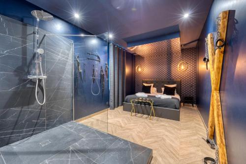 Kúpeľňa v ubytovaní Love Room L'Aixtase - Oasis Romantique à Aix-les-Bains