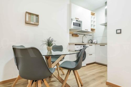 Relaxing apartment with parking - Center by REMS