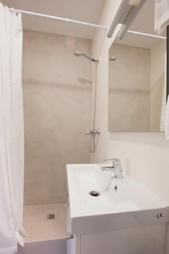 Renovated apartment with sea view, VJ