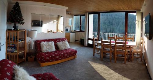 Courchevel Moriond 1650 - 2 Bedrooms - Sleeps 8