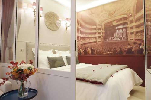 Palais royal apartment