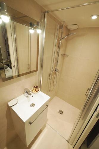 Palais royal apartment