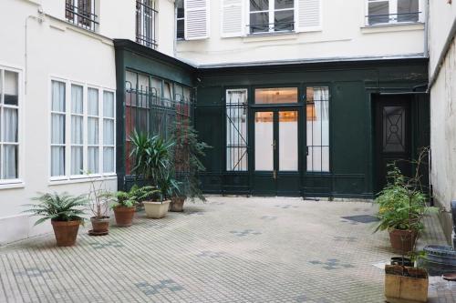 Palais royal apartment