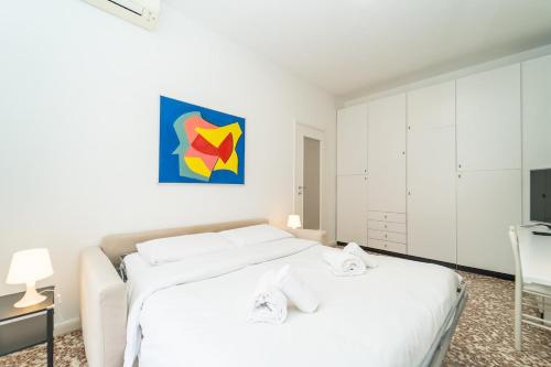 Bright apartment in Milan
