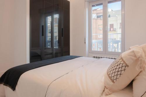Spacious apartment Madrid Centro Temporal ASB195