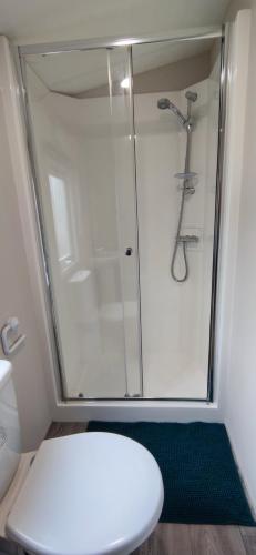 Ένα μπάνιο στο Billing Aquadrome , Hailsham 2 Bedrooms, BLP60