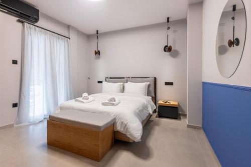 Dione Family Apartment for 6 near Acropolis & Philopappou