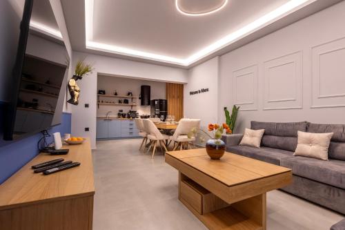 Dione Family Apartment for 6 near Acropolis & Philopappou