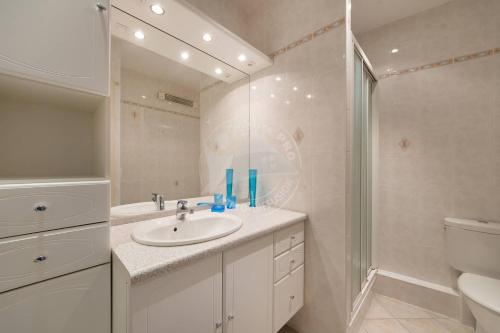 Koupelna v ubytování AS14627 - P3 au coeur du Centre Ville avec parking privé