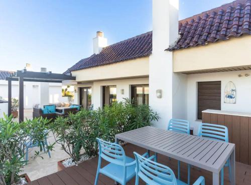 Sky-High Luxury Panoramic Sea Views & Expansive Terraces in this La Duquesa Penthouse