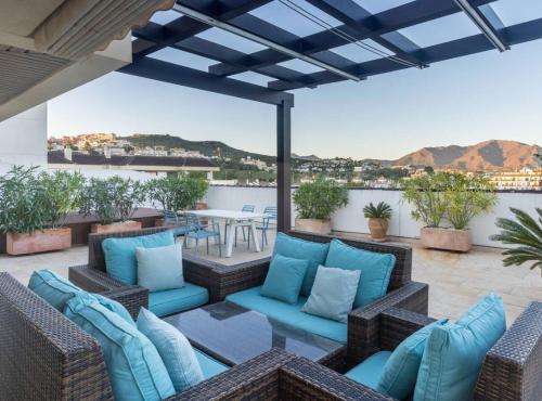 Sky-High Luxury Panoramic Sea Views & Expansive Terraces in this La Duquesa Penthouse