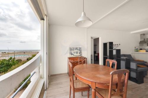 Photo de la galerie de l'établissement AS17378 - P4 Dans une résidence sur la plage avec vue mer et piscine, au Grau-du-Roi