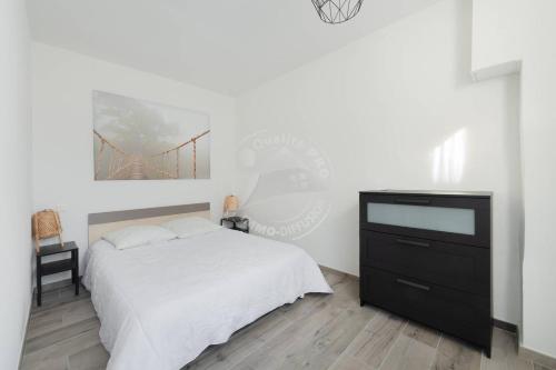 AS15280 - P3 face à la mer avec garage privé à 2 pas du Centre Ville