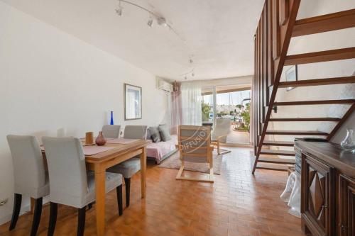 Photo de la galerie de l'établissement AS14715 - Marina p3 avec appontement et parking privé, superbe vue sur les bateaux, au Grau-du-Roi