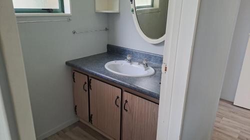 Φωτογραφία από το άλμπουμ του Room for The Family - Bowentown Bach σε Waihi Beach