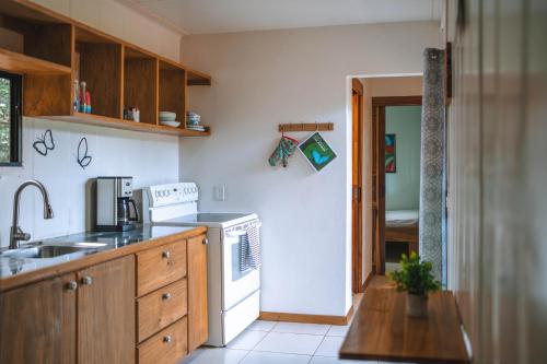 Gallery image of Casa Mariposa - Beach Walk Bungalows in Río Sequito