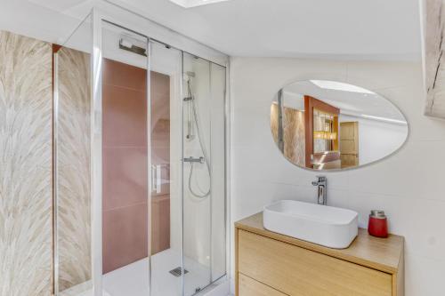2 Bed - Ascenseur - 2 min du Palais - Climatisé