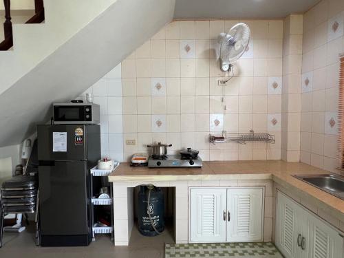 Photo de la galerie de l'établissement Kamala Charming Local House near Kamala Beach, à Kamala Beach