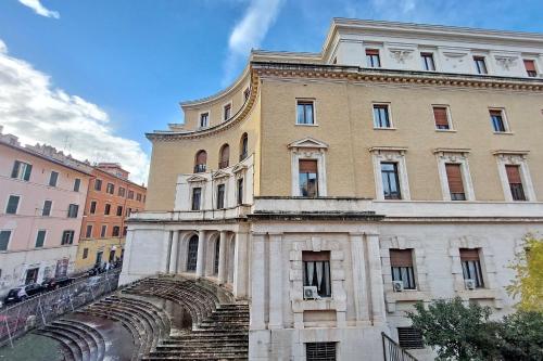 Trastevere Historic Loft by Luxury Getaways