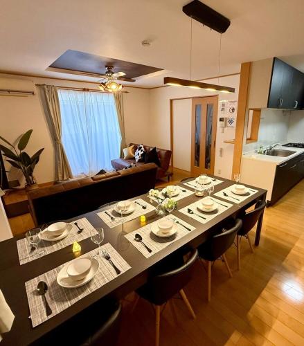 USJ 5 min Osaka 5 min Direct KIX 100sqm 4BR 8 Beds 13 Guests